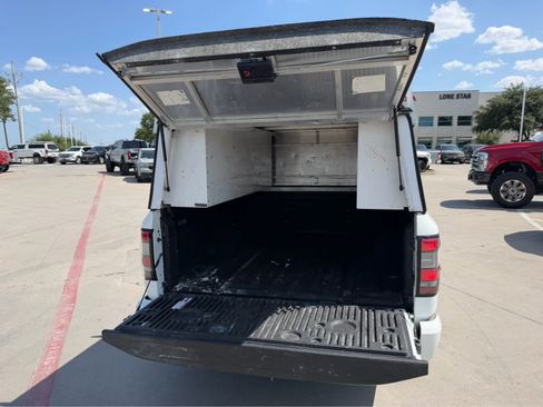Used 2022 Nissan Frontier SV w/ Technology Package RWD image 14