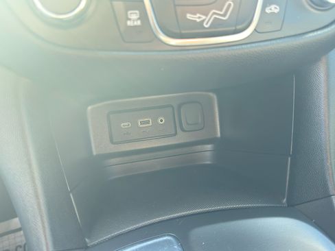 Used 2023 Chevrolet Equinox LT image 26