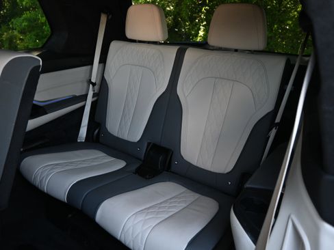 Used 2024 BMW X7 M60i w/ Executive Package AWD/4WD image 32
