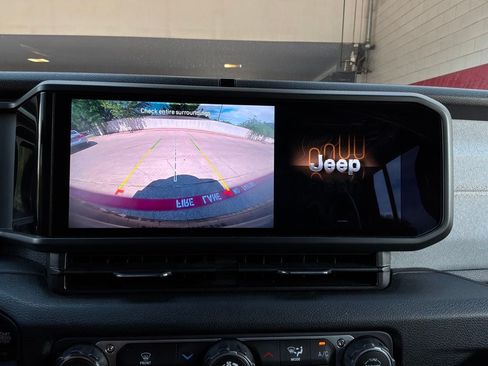 Used 2025 Jeep Wrangler Unlimited Sport AWD/4WD image 28