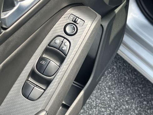 Certified 2024 Nissan Altima 2.5 SV FWD image 15
