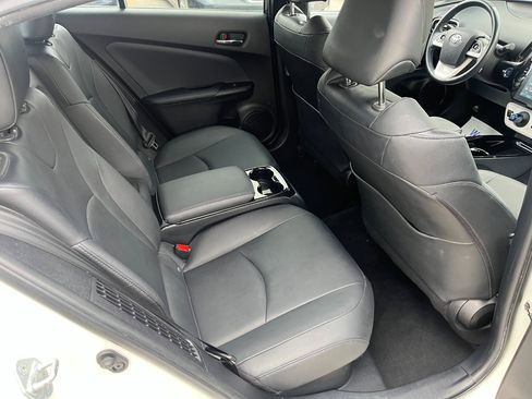 Used 2017 Toyota Prius Prime Premium image 16