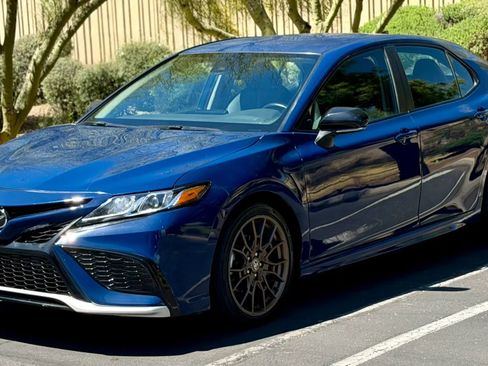 Used 2023 Toyota Camry SE w/ Convenience Package image 3