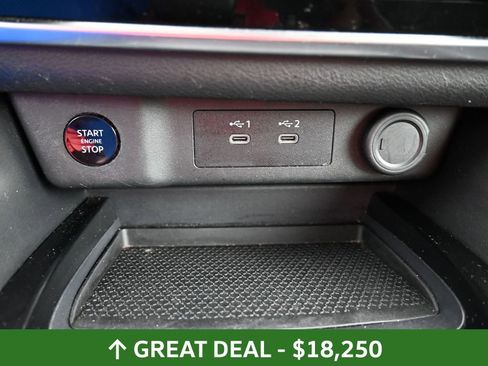 Used 2024 Nissan Rogue S image 41