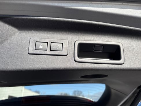 Certified 2025 Subaru Forester Premium image 9