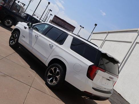 New 2026 GMC Yukon XL AT4 Ultimate AWD/4WD image 4