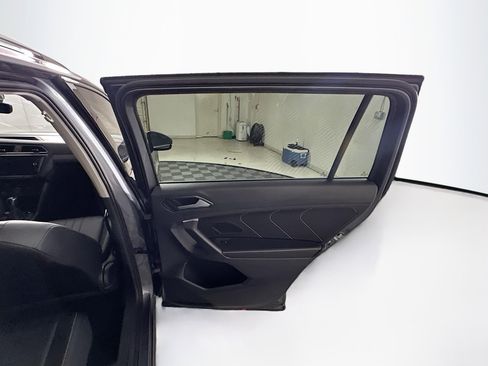 Used 2023 Volkswagen Tiguan SE FWD image 28