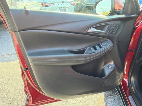 Used 2023 Buick Encore GX Essence w/ Experience Buick Package image 10