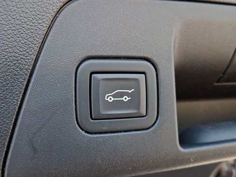 Used 2023 Buick Envision Avenir AWD/4WD image 22