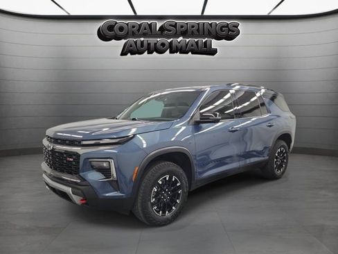 Used 2025 Chevrolet Traverse Z71 w/ Enhanced Driving Package AWD/4WD image 3