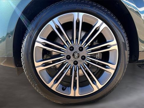 Used 2023 Land Rover Range Rover Autobiography image 8