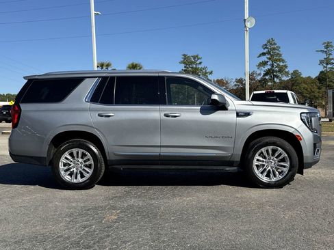 Used 2024 GMC Yukon SLT image 11