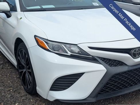 Used 2020 Toyota Camry SE w/ Audio Package FWD image 4
