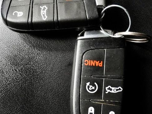 Used 2018 Dodge Charger R/T Scat Pack image 32