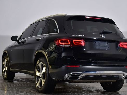 Used 2022 Mercedes-Benz GLC 300 4MATIC image 3