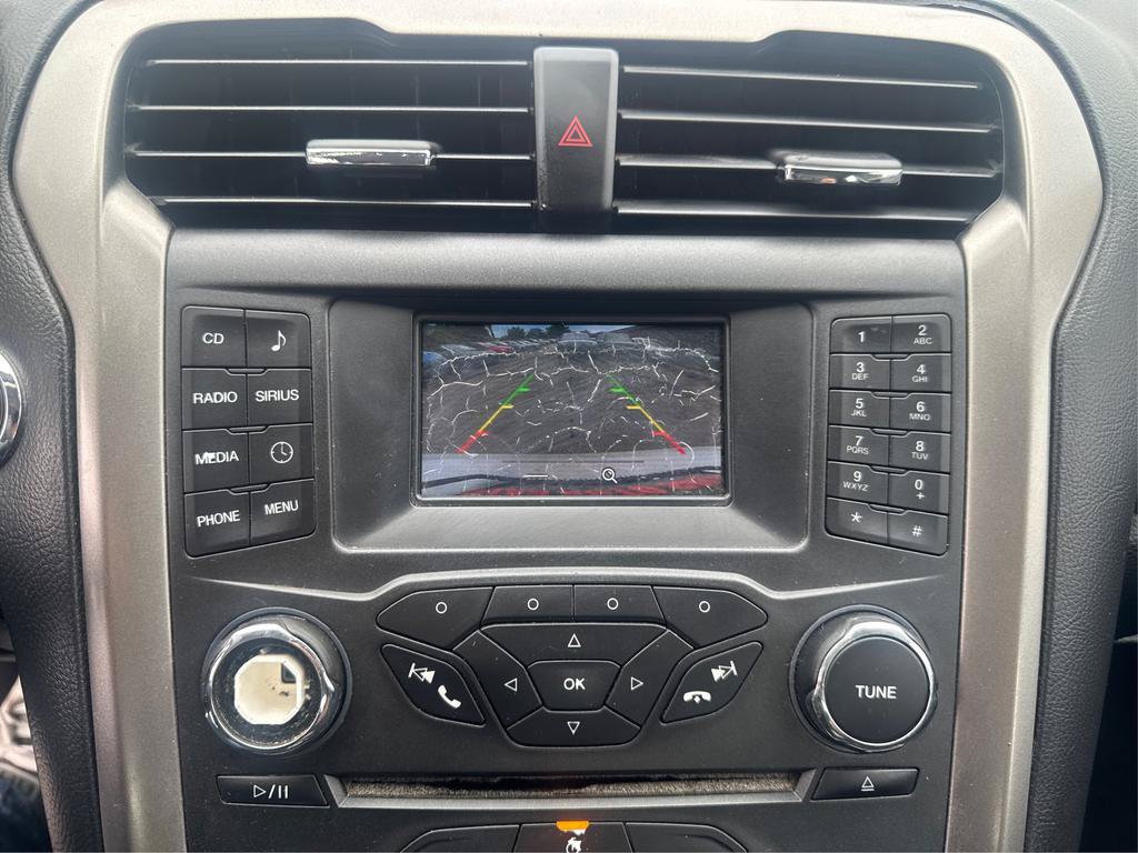 Used 2017 Ford Fusion SE FWD image 15