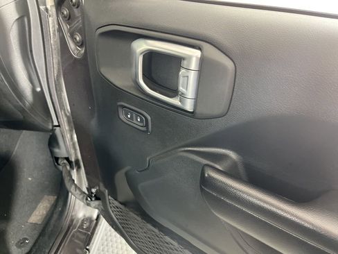 Used 2018 Jeep Wrangler Unlimited Sport S image 22