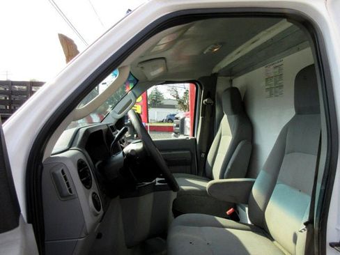 Used 2019 Ford E-450 and Econoline 450 Super Duty w/ Exterior Upgrade Package image 8