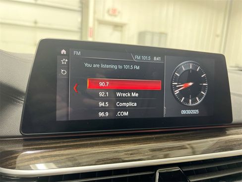 Used 2019 BMW M550i xDrive w/ Premium Package image 13