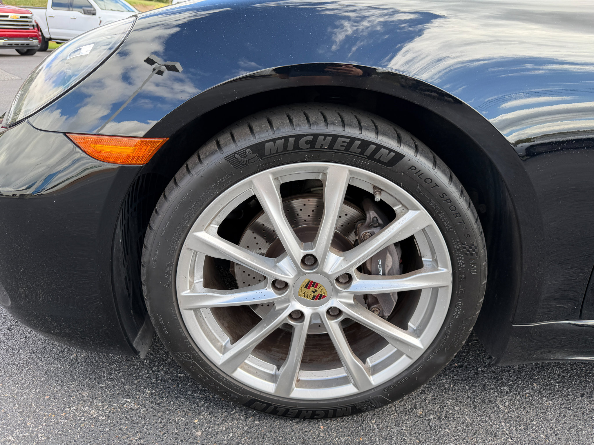 Used 2017 Porsche 718 Boxster RWD image 9