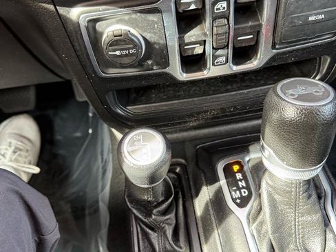 Used 2019 Jeep Wrangler Unlimited Sport S image 12