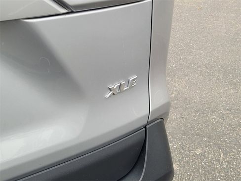 Used 2022 Toyota RAV4 XLE image 8