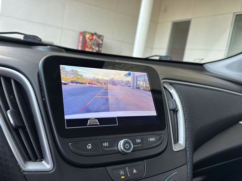 Used 2024 Chevrolet Malibu LT image 23