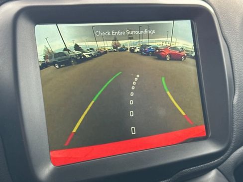 Used 2022 Jeep Renegade Latitude w/ Convenience Group image 21