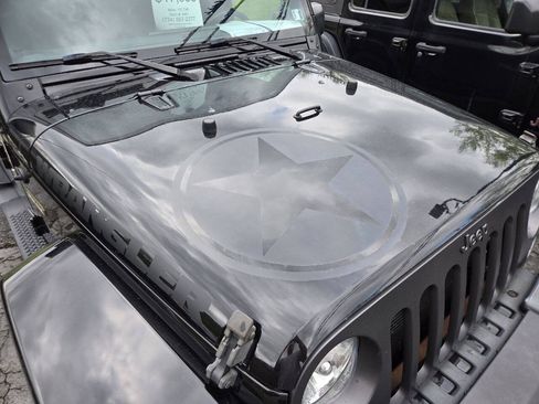 Used 2017 Jeep Wrangler Sport AWD/4WD image 21