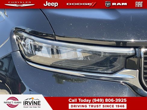 Used 2022 Jeep Grand Cherokee Overland w/ Luxury Tech Group IV image 7