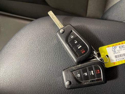 Certified 2022 Toyota Camry LE image 24