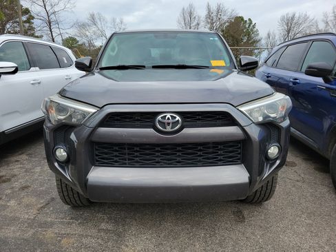 Used 2018 Toyota 4Runner SR5 Premium image 2