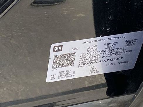 Used 2022 GMC Acadia SLE w/ Driver Convenience Package image 29