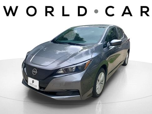 Used 2025 Nissan Leaf S FWD image 4