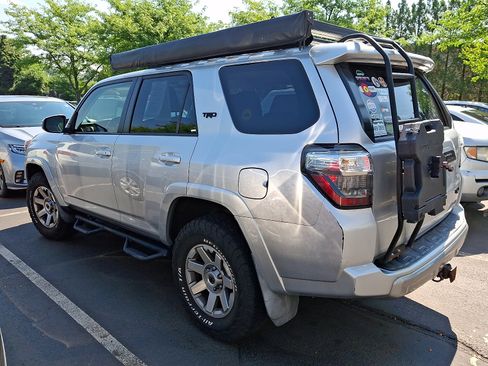 Used 2016 Toyota 4Runner Trail AWD/4WD image 3