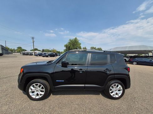 Used 2017 Jeep Renegade Latitude AWD/4WD image 9