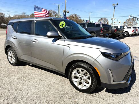 Used 2024 Kia Soul LX w/ Option Group 015 FWD image 20