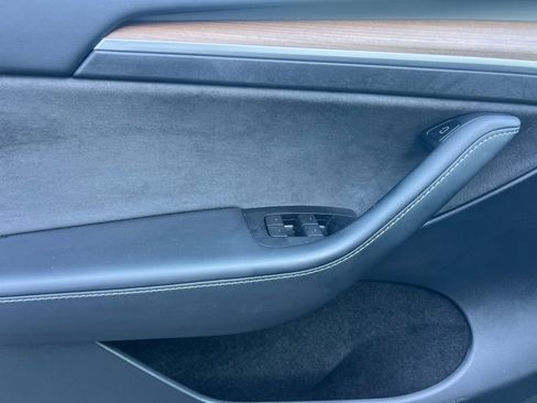 Used 2023 Tesla Model Y Long Range image 11