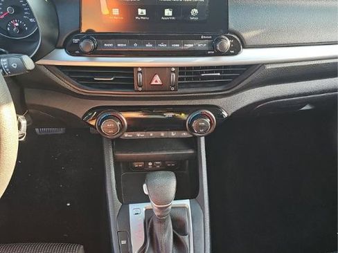 Used 2019 Kia Forte LXS FWD image 7