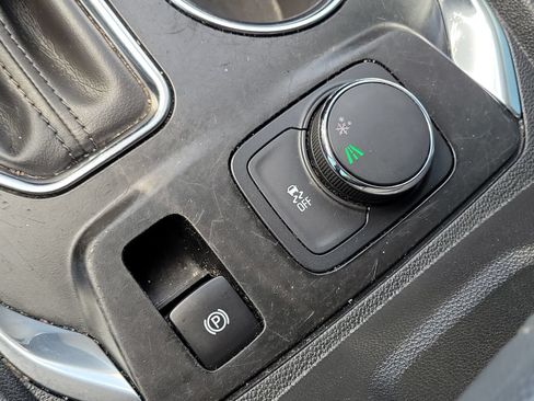 Used 2019 Chevrolet Traverse LT w/ LT Premium Package FWD image 31