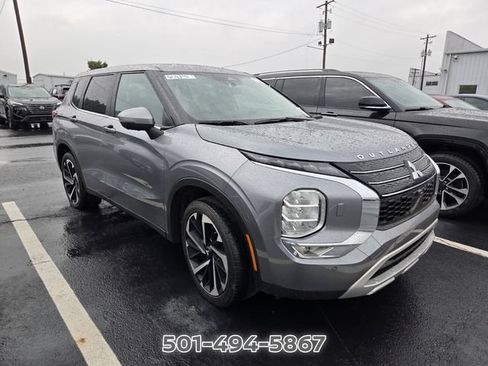 Used 2023 Mitsubishi Outlander SE AWD/4WD image 3