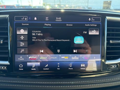 Used 2021 Chrysler Pacifica Limited w/ Premium & Safety Sphere Group image 37