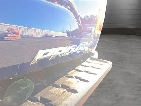 Used 2019 Nissan Titan PRO-4X image 40