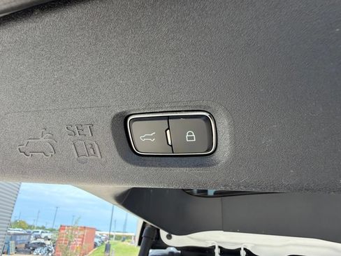Used 2025 Ford Expedition Active AWD/4WD image 29