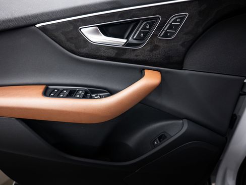 Used 2021 Audi Q7 3.0T Premium image 14