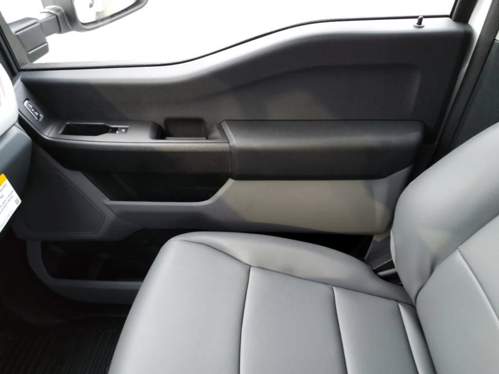 New 2024 Ford F550 Luxury RWD image 14