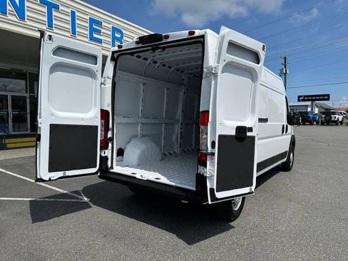 Used 2026 RAM ProMaster 2500 w/ Convenience Group FWD image 26
