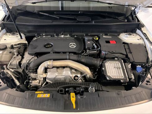 Used 2024 Mercedes-Benz GLB 250 image 27