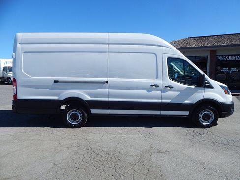 Used 2023 Ford Transit 250 148 High Roof Extended w/ Load Area Protection Package RWD image 9