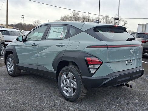 New 2026 Hyundai Kona SE image 3